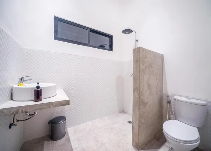 Sayang 111 Villa-type With Large Living And Parking Space Sanur