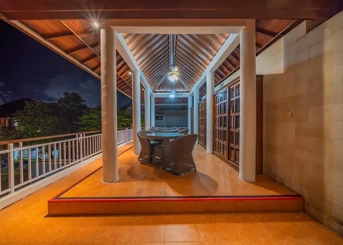 Sayang 111 Villa-type With Large Living And Parking Space *